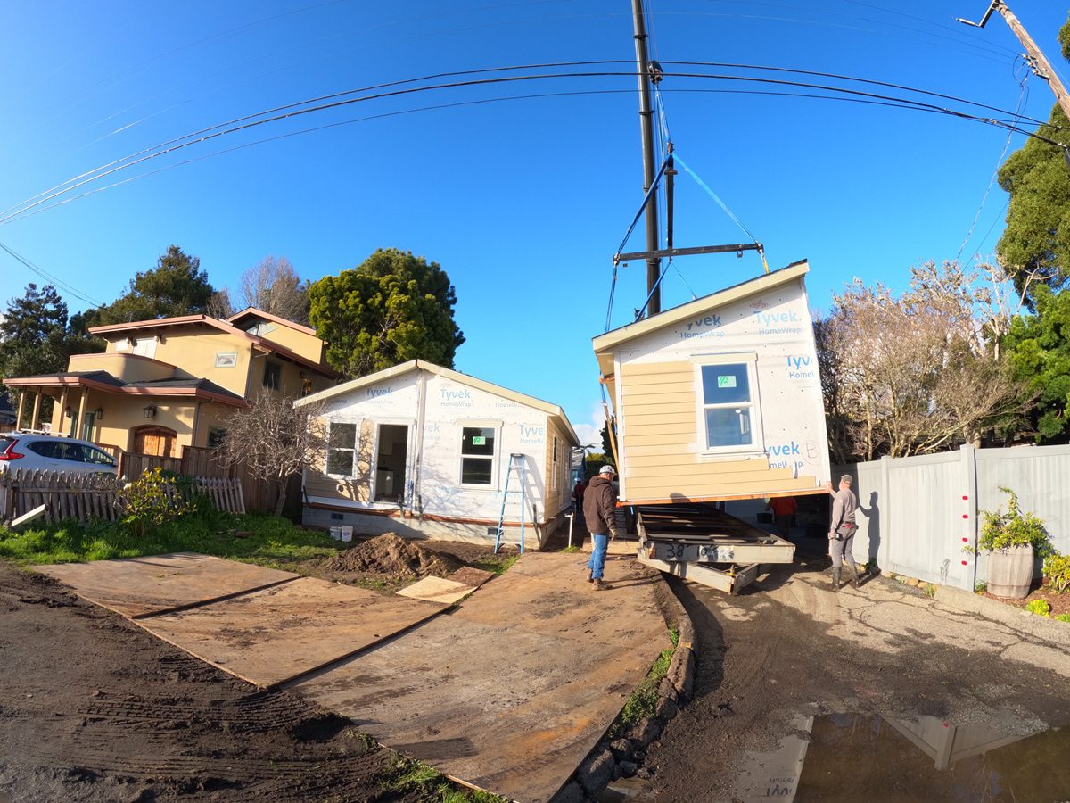 Romeo and Juliet Crane Set Day - California Modular Homes